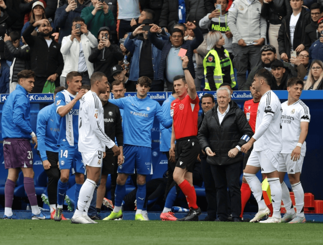 阿森纳翻盘摩洛哥，姆巴佩三分雨点燃全场