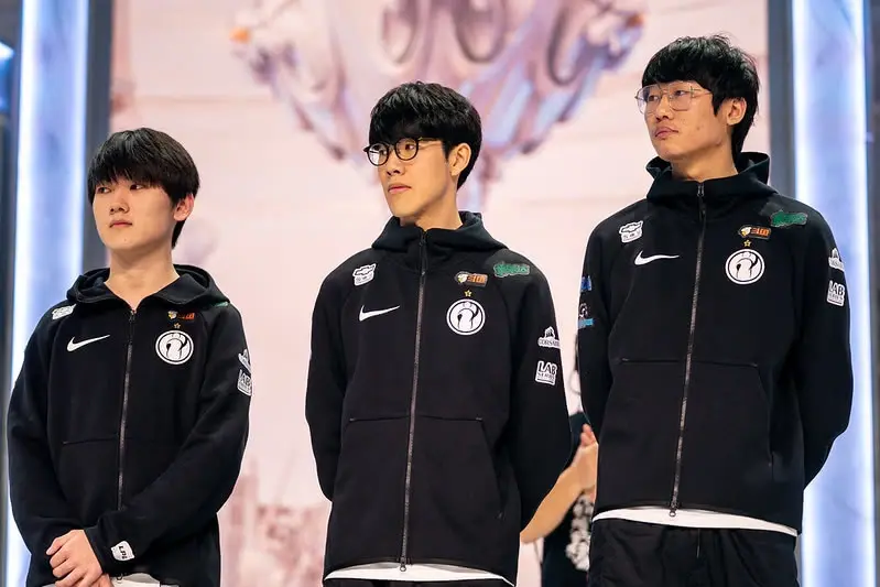 包含FNC碾压FPX，Gumayusi制霸全场的词条