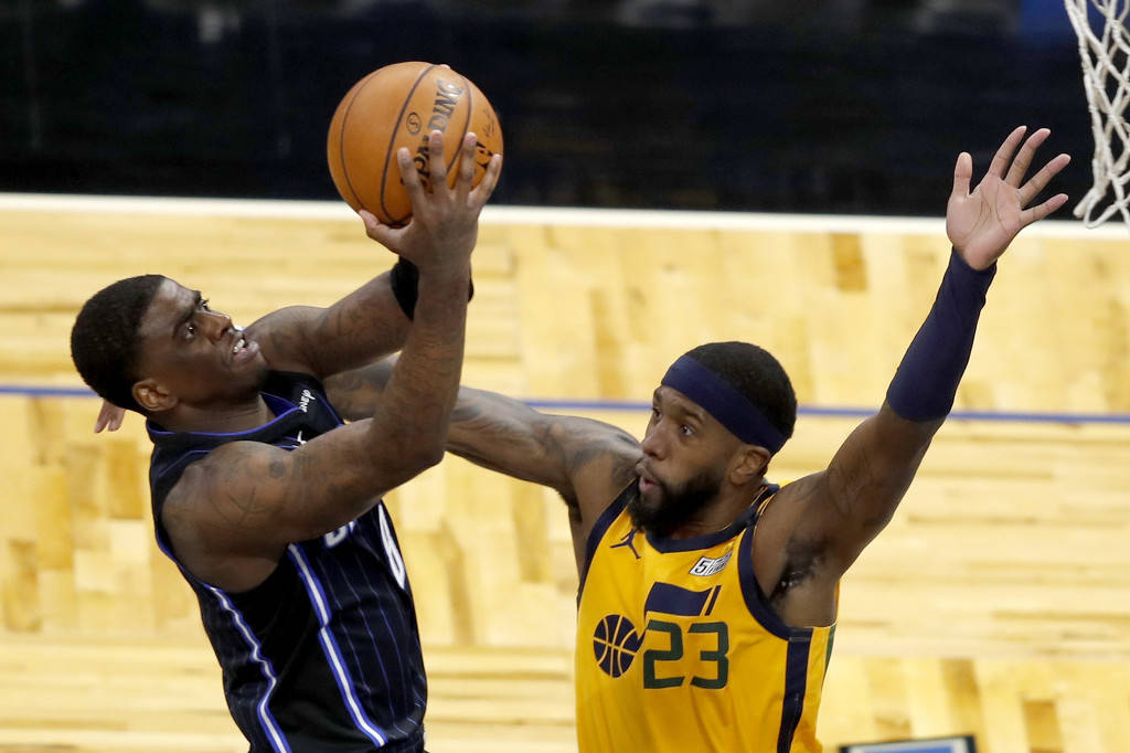 关于爵士将面对魔术，双方实力相当的信息