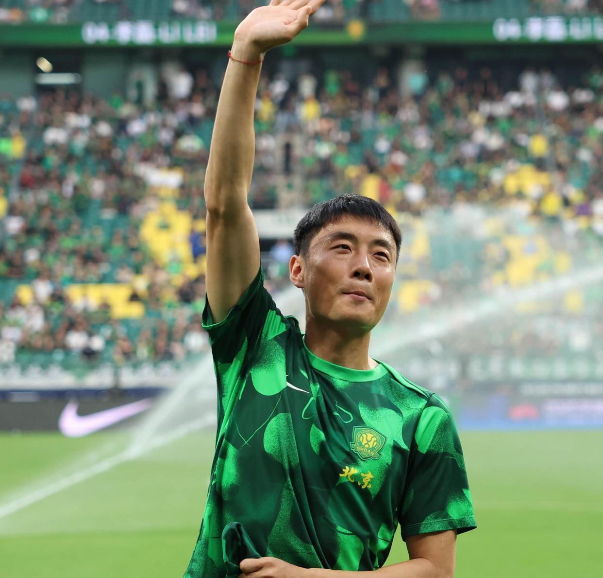 包含北京国安队在关键时刻拿下三分的词条