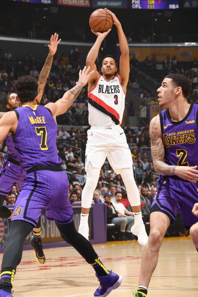 包含深圳队碾压天津队，利拉德刷新纪录的词条