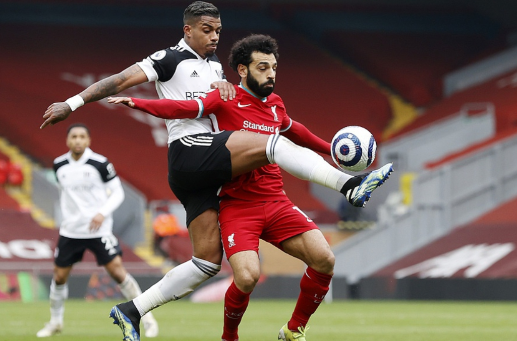 包含佛罗伦萨客场不敌强敌，战绩略显低迷的词条