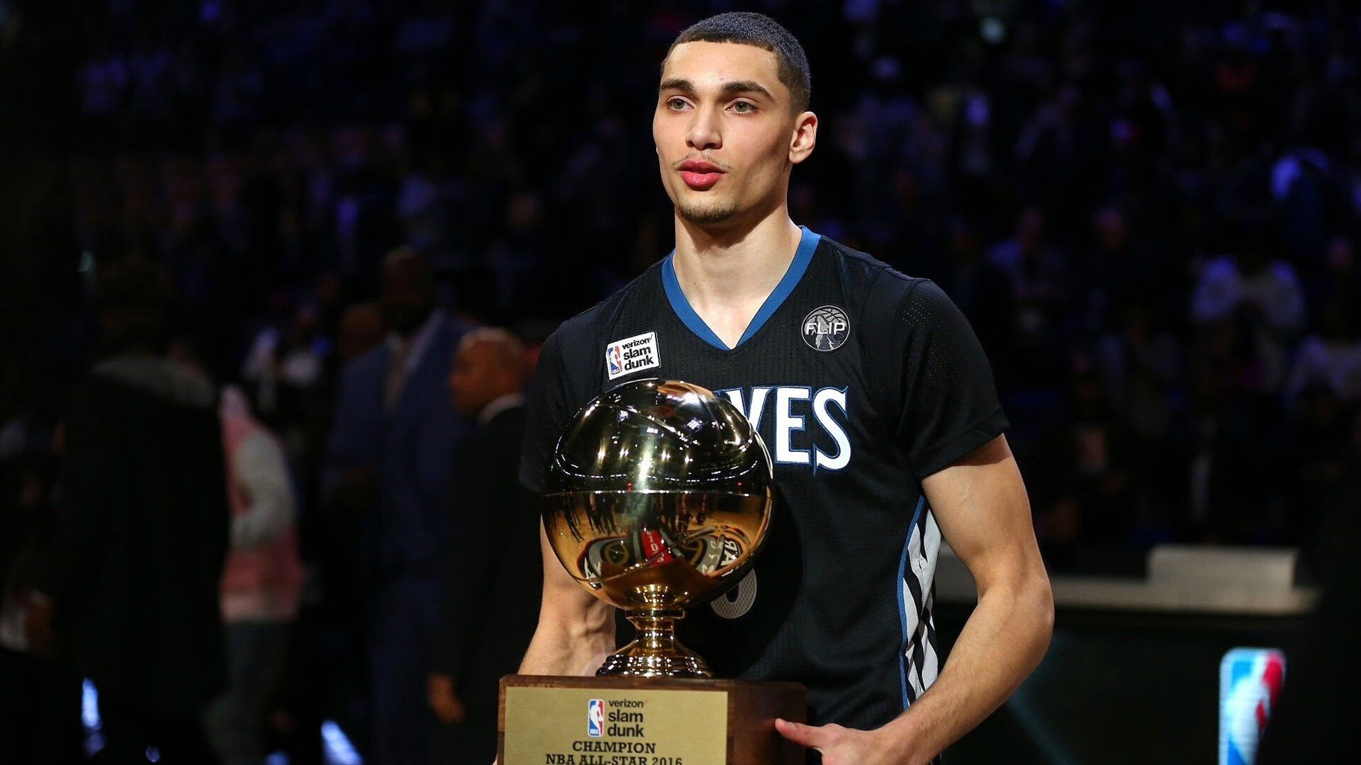 当岭南篮球遇上丹佛高原,拉文里程碑之夜,广东队与掘金跨时空对话