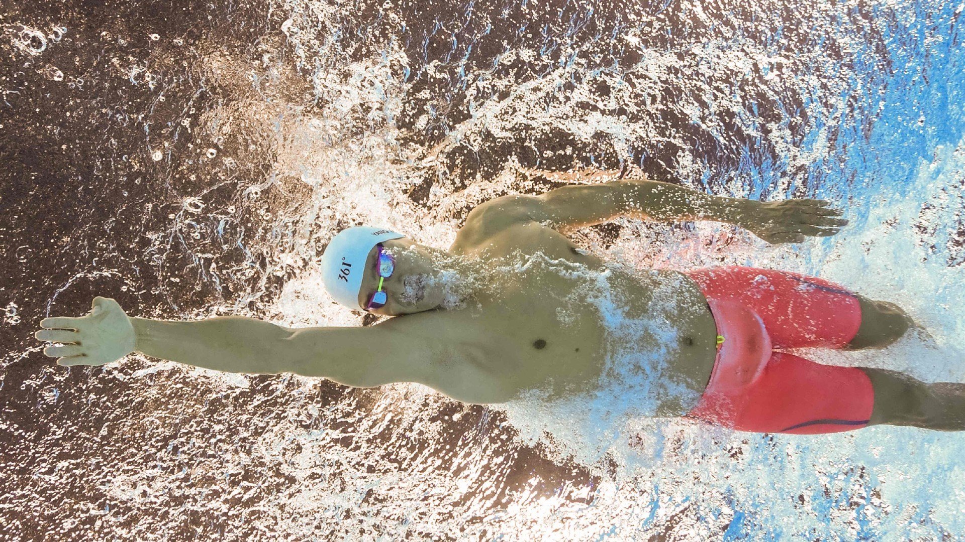 哈登爆发与广东队提前终结悬念，当NBA与CBA的赛场同时点燃激情